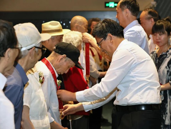 甘肅演藝集團(tuán)黨委隆重召開“兩優(yōu)一先”表彰大會